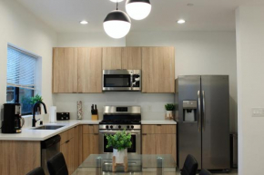 3 bd Gorgeous Hollywood Townhome with Private Rooftop